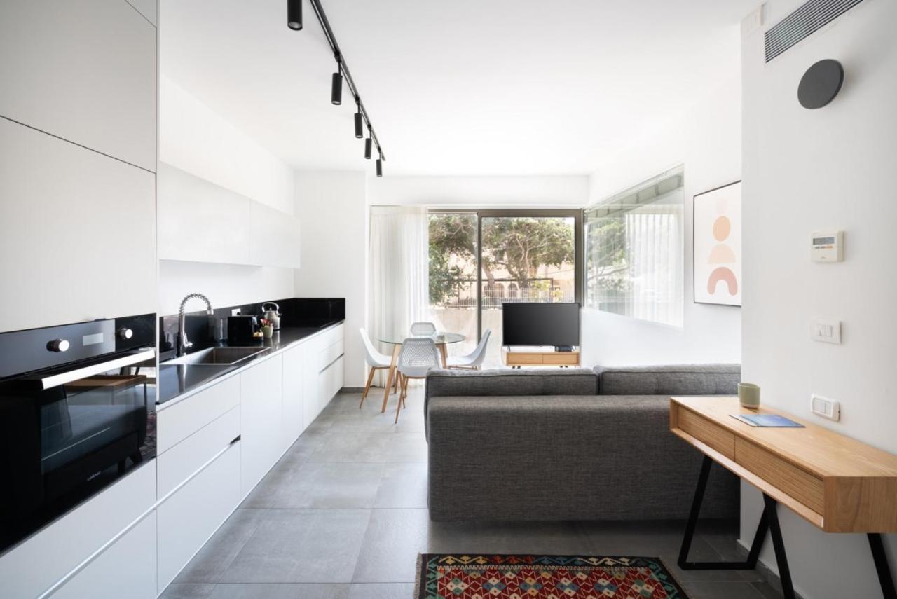 Yefet - By Beach Apartments Tlv Tel Aviv Exterior foto
