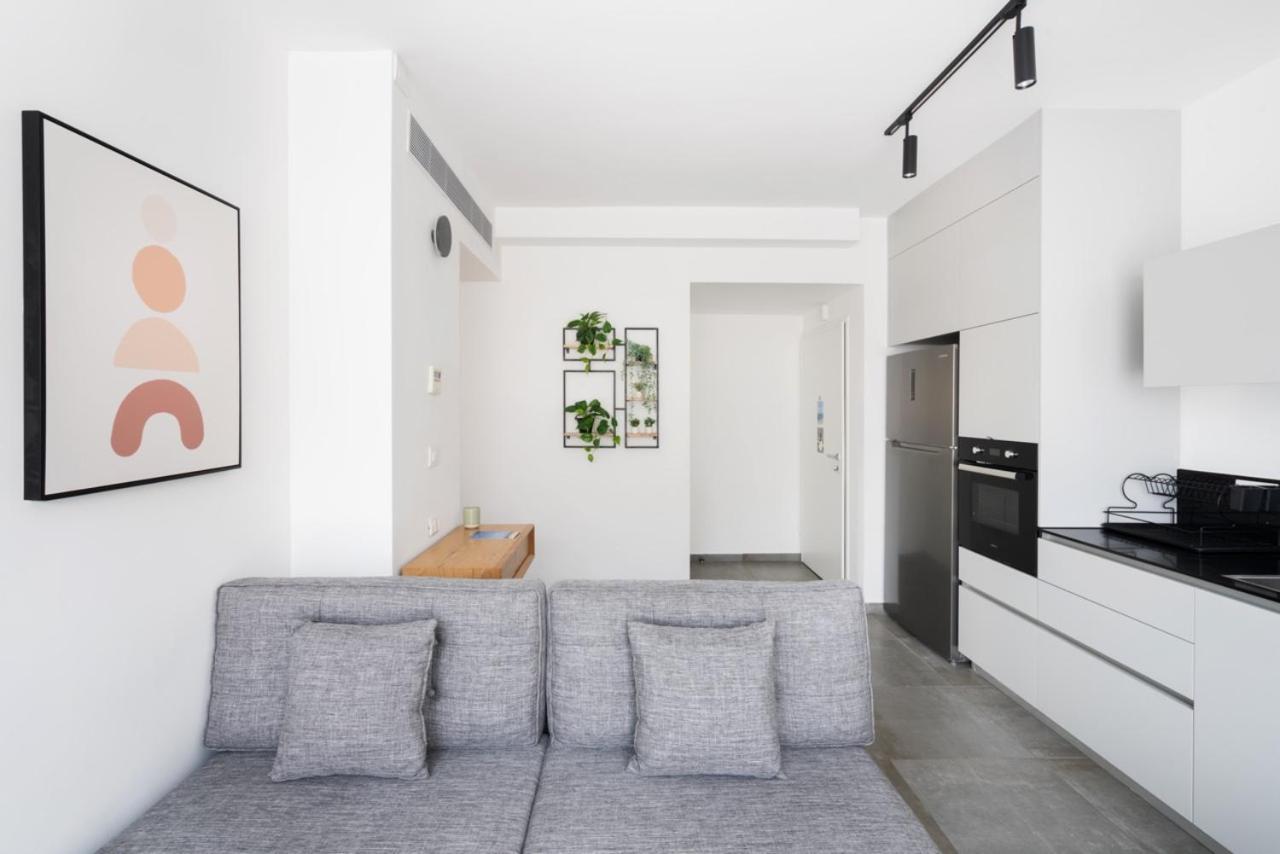 Yefet - By Beach Apartments Tlv Tel Aviv Exterior foto